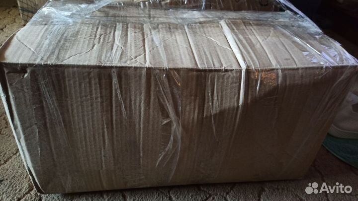 Коробка с вещами бу