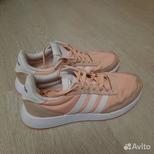 Кроссовки женские Adidas Bravada