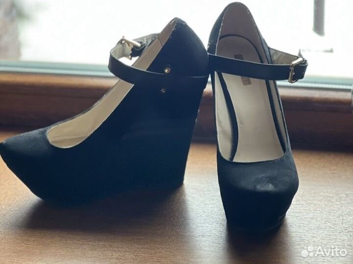 Туфли на скале