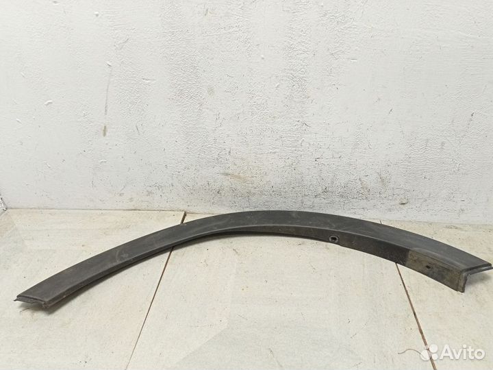 Накладка переднего крыла левого