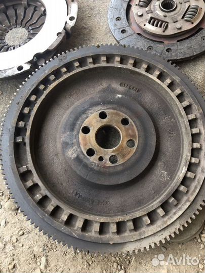 Форд Фокус-1 Маховик Корзина и диск сцепления 1.6