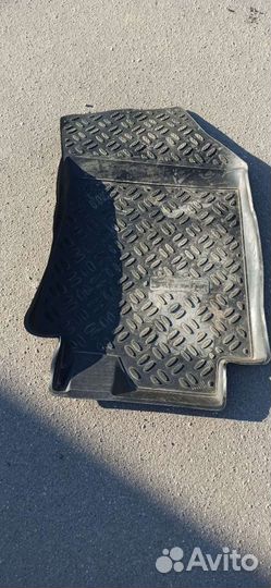 Автомобильные коврики резиновые