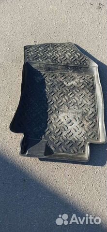 Автомобильные коврики резиновые