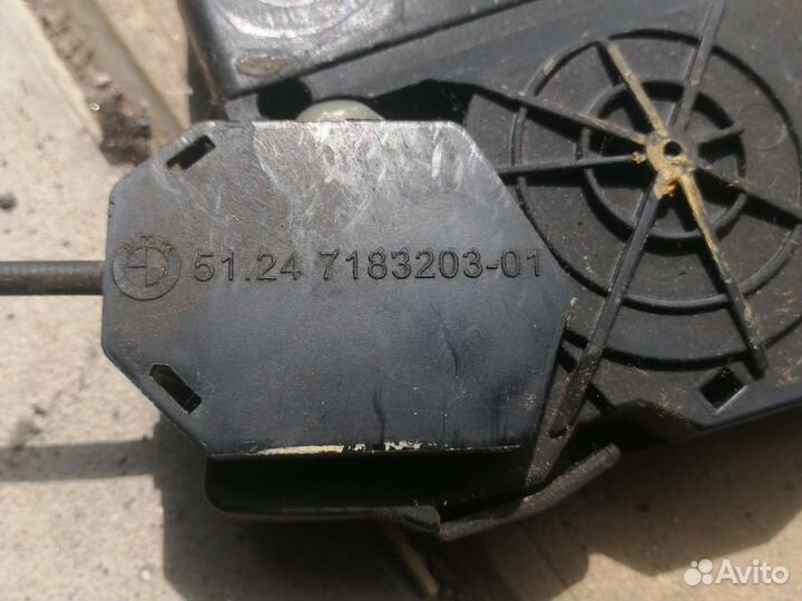 Замок крышки багажника BMW X5 E70