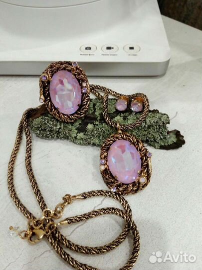 Кулон на цепи,кольцо,серьги-пусеты