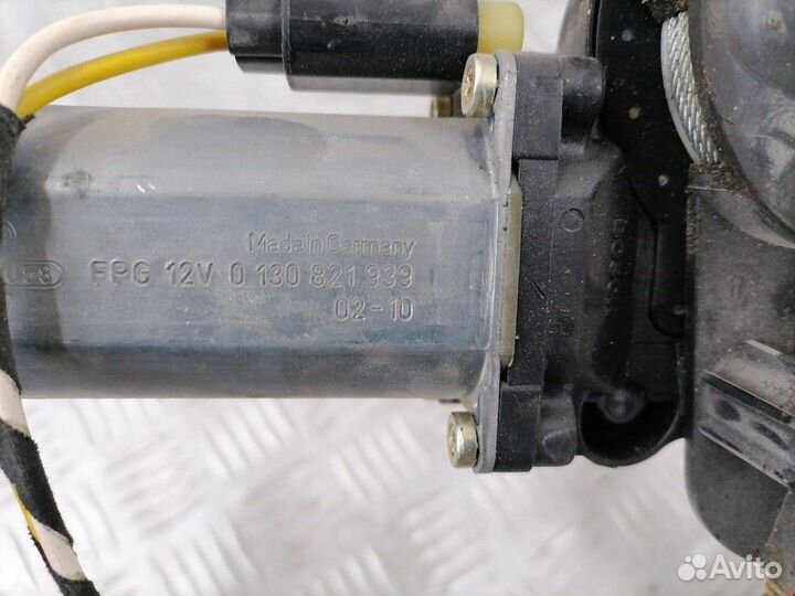 Стеклоподъемник передний правый Ford Fiesta 5 2003