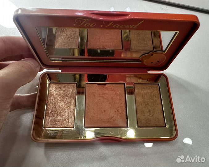 Палетка too faced