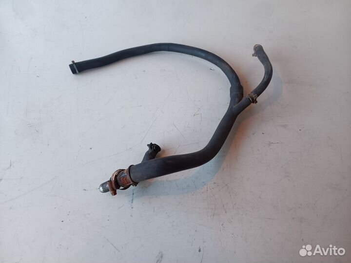 Патрубок с ГБЦ Сааб 9000