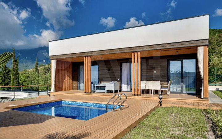 Дом 100 м² на участке 5 сот.