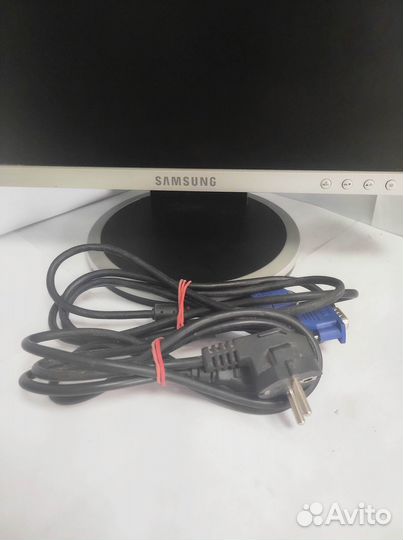 Монитор Samsung SyncMaster 940N 19