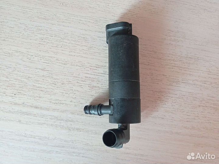 Насос омывателя фар toyota Corolla 150
