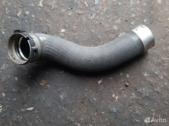 Патрубок интеркулера Мерседес C класс W204