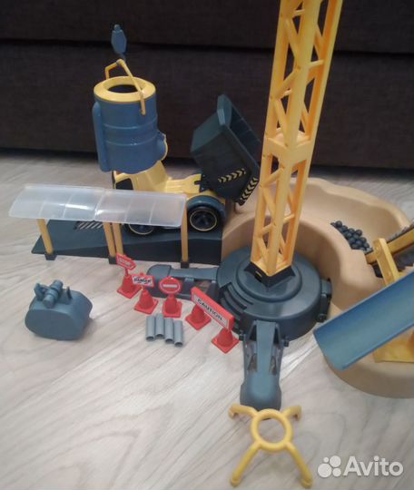 Башенный кран и самосвал Silverlift