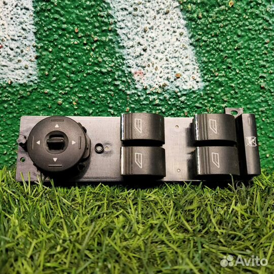 Блок управления стеклоподъёмниками П.Л Ford Focus2