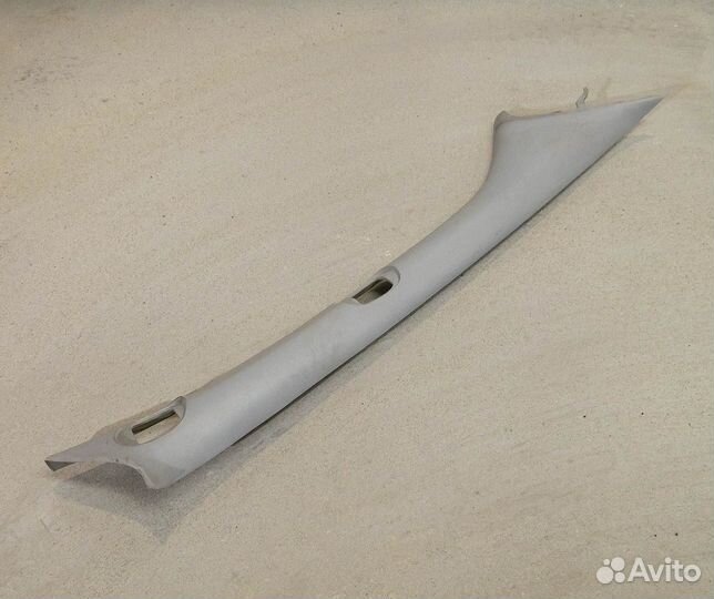 Обшивка стойки передней правой Ford Escape 1