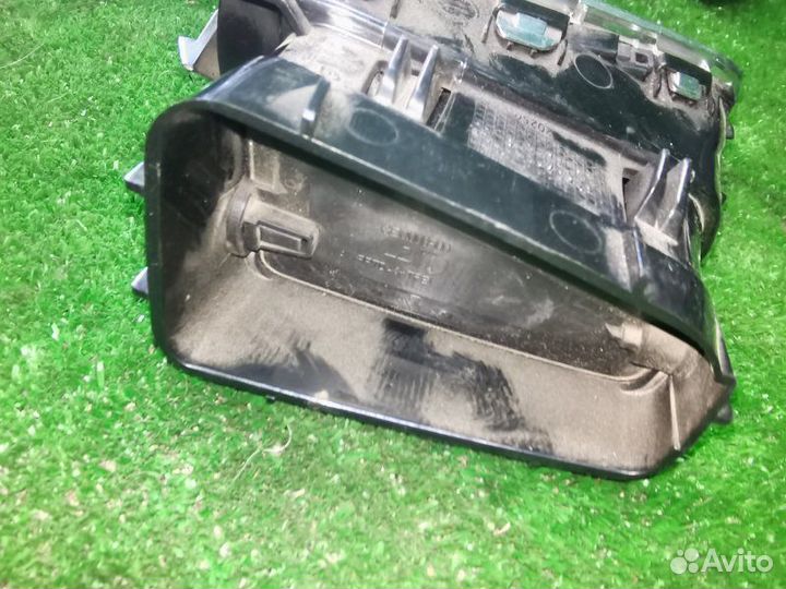 Дефлектор воздуховода левый Citroen C4 седан 1.6