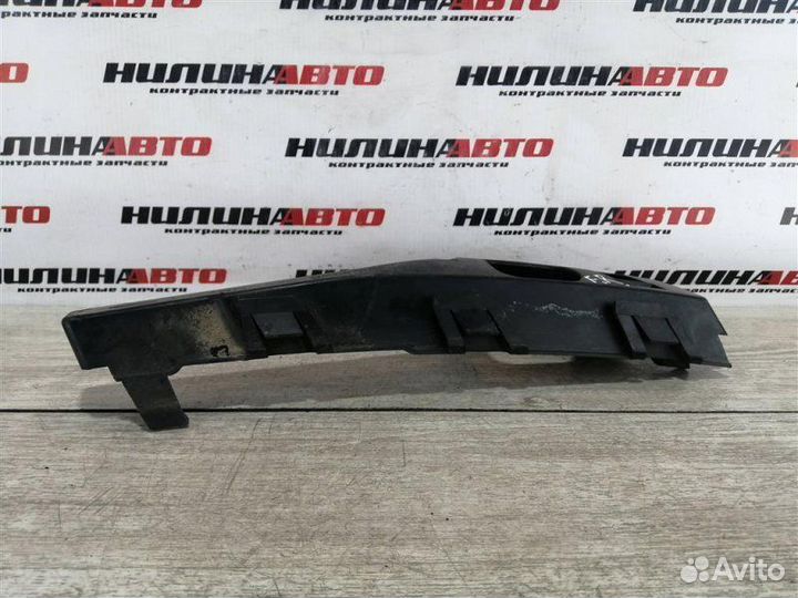 Кронштейн переднего бампера правый Ford Focus 2