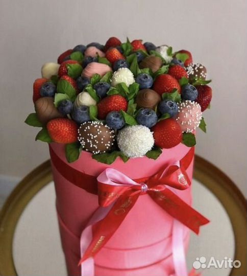 Сладкий букет из клубники