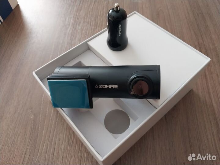 Видеорегистратор. Azdome M300