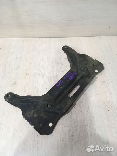 Кронштейн кпп Мерседес W211