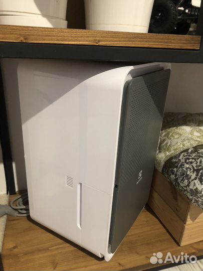 Осушитель воздуха electrolux edh-15l