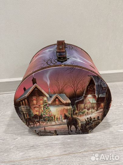 Подарочная коробка и ящик для подарка