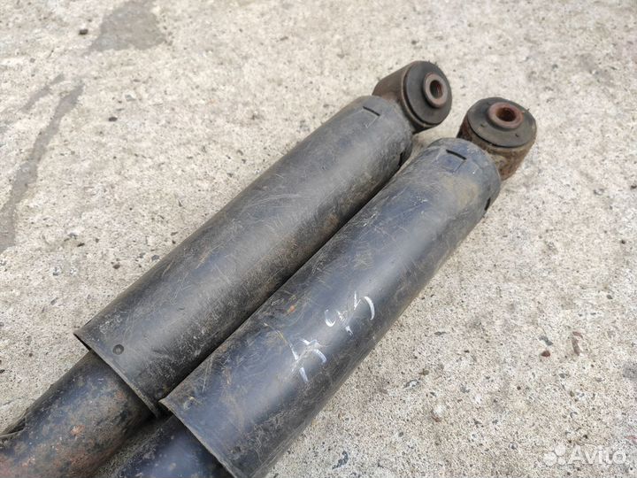 Амортизаторы задние на Opel Vectra C Универсал