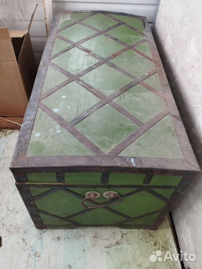 Сундук деревянный старинный