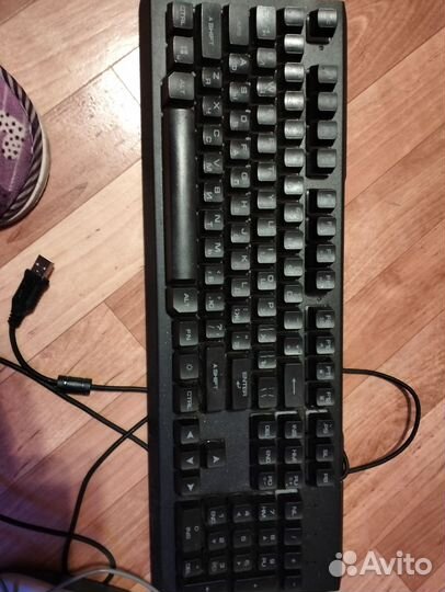 Игровая клавиатура и мышь