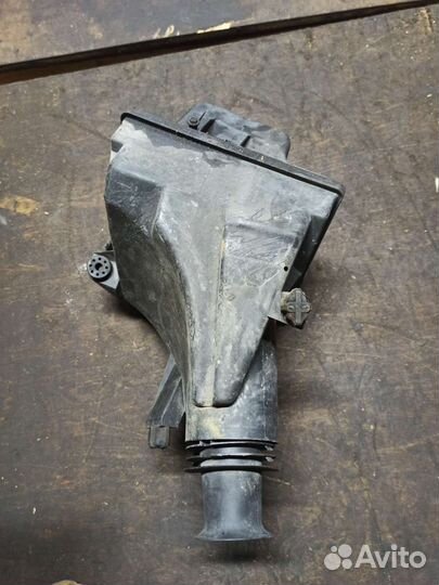 Корпус воздушного фильтра bmw e38 728i с 09.1998г