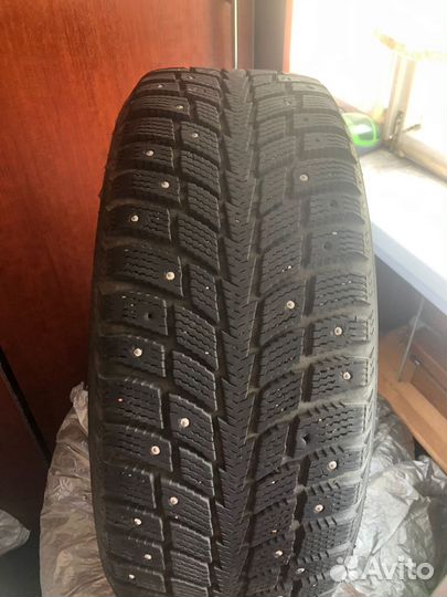 Комплект зимних шин