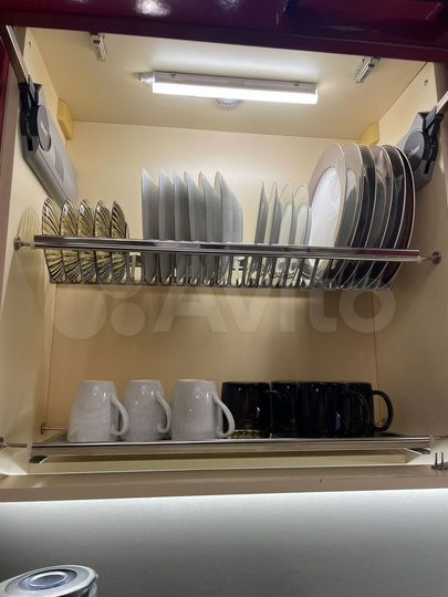 3-к. квартира, 100 м², 1/6 эт.