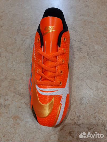 Футбольные бутсы Nike новые сороконожки