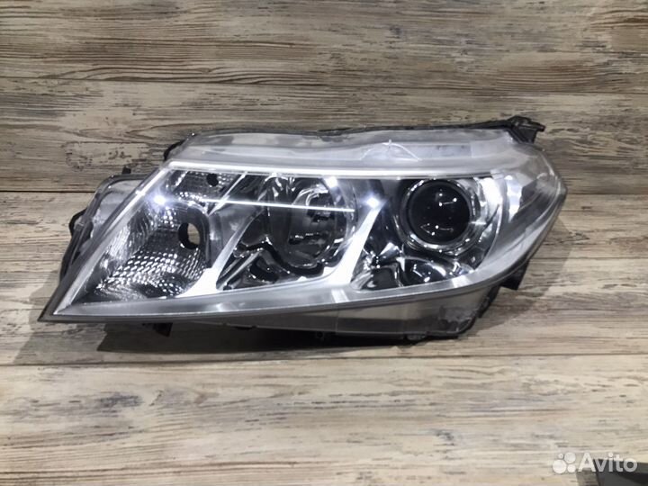 Фара левая Suzuki Vitara