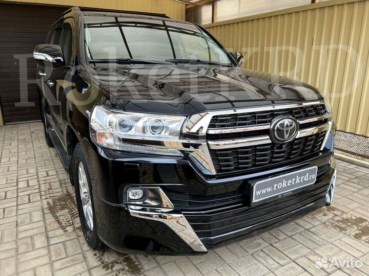 Обвес Toyota Land Cruiser 200 стиль 2021 черный