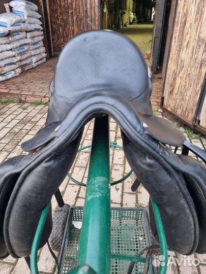 Седло выездковое