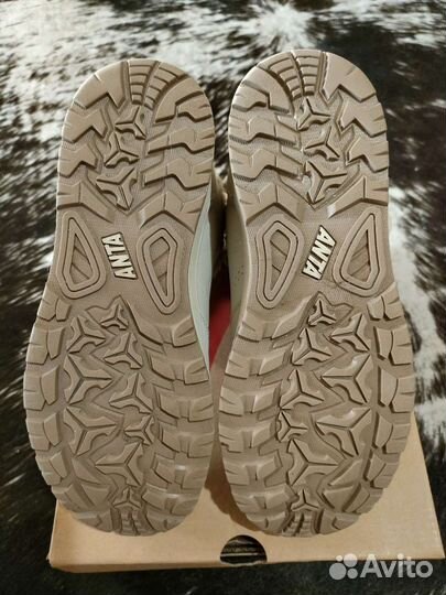 Кроссовки anta/Adidas белые/чёрные женские 39