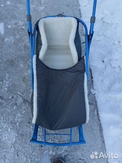 Детские санки с колесами и чехлом