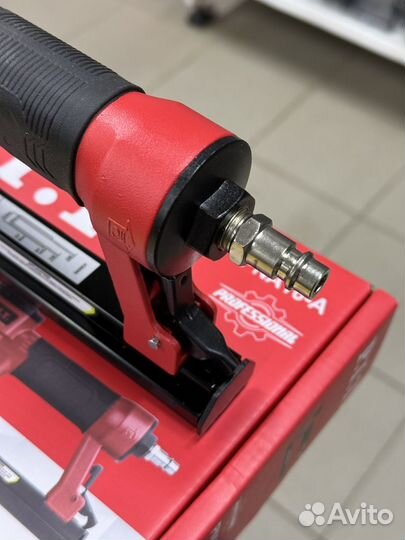 Степлер пневматический P.I.T. PNA 16 A