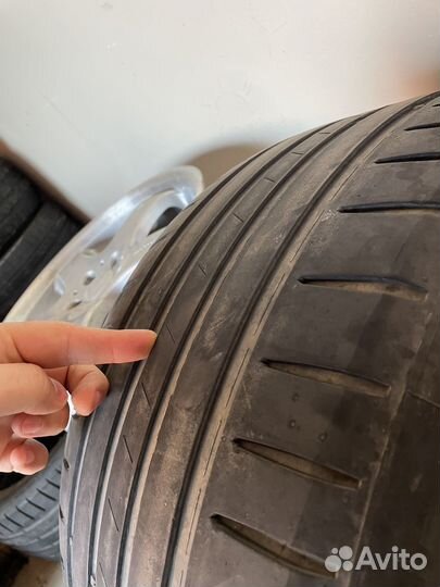 Powertrac Racing Pro 245/40 R19 и 275/35 R19 98V