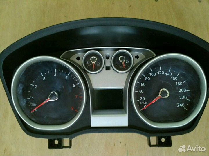 Приборная панель Форд Фокус