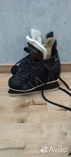 Коньки хоккейные детские 38 размер