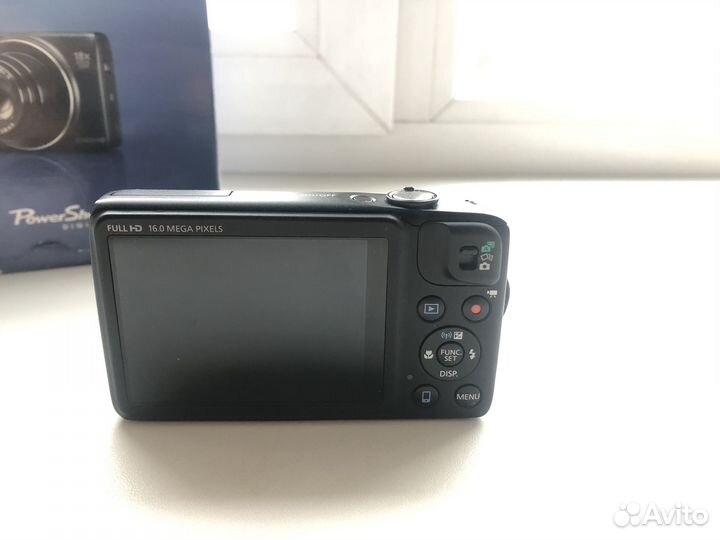 Компактный фотоаппарат canon