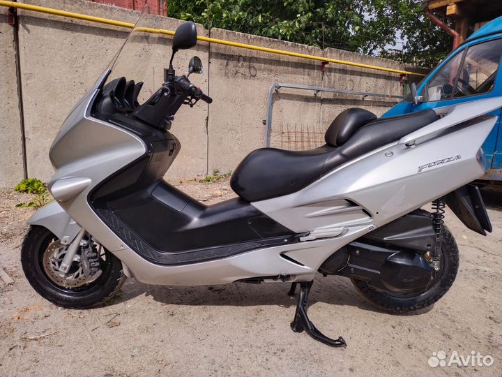 Honda Forza 250