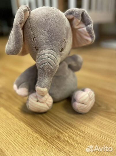 Слоник шуршащие уши