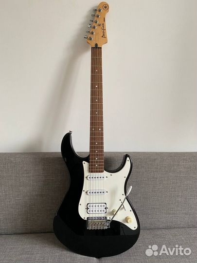 Электрогитара Yamaha Pacifica 112j с чехлом