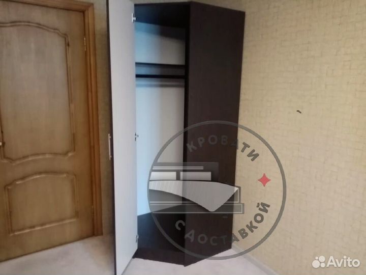 Шкаф