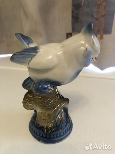 Статуэтка птицы