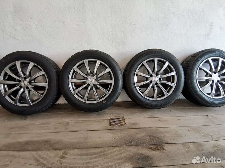 Комплект зимней резины 215/60R17 с дисками