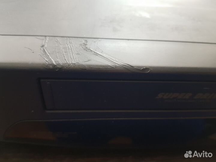 Видеомагнитофон s VHS